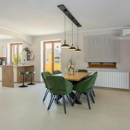 Double D Modern Family Apartment Near Koper - Happy Rentals *