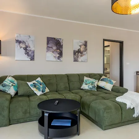 Double D Modern Family Apartment Near Koper - Happy Rentals Daire *