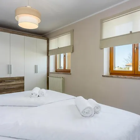 Double D Modern Family Apartment Near Koper - Happy Rentals Daire *