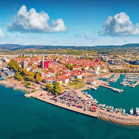 Double D Modern Family Apartment Near Koper - Happy Rentals Daire *
