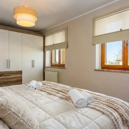 Double D Modern Family Apartment Near Koper - Happy Rentals Daire