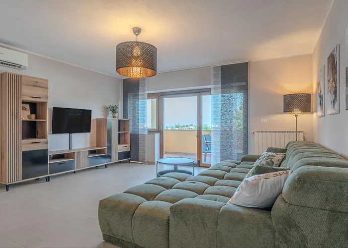 Seaview Double D - Happy *